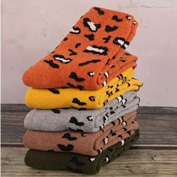 5pcs Cozy Fleece-Lined Winter Socks Leopard Print